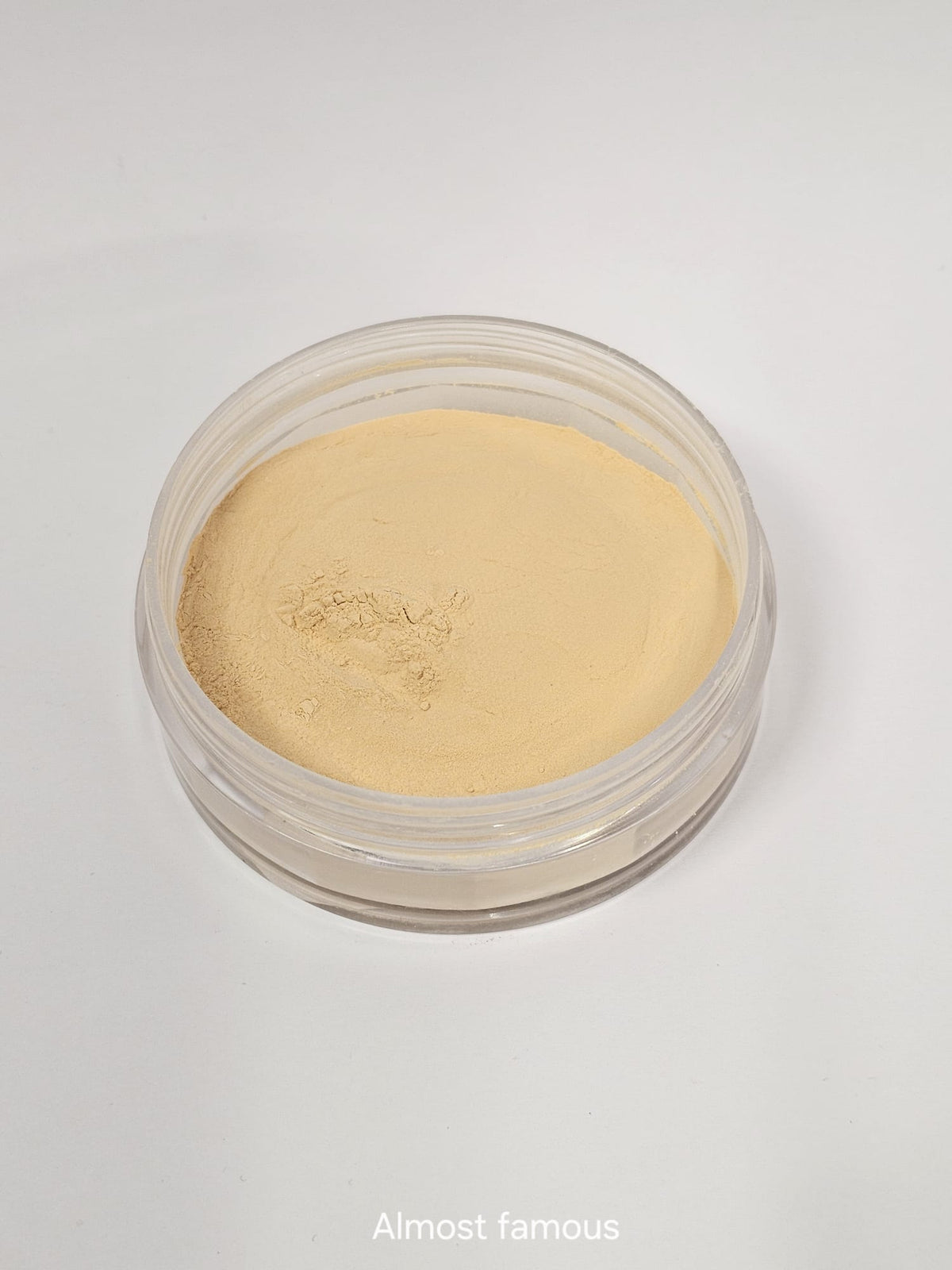 Ultra-fine HD loose powders